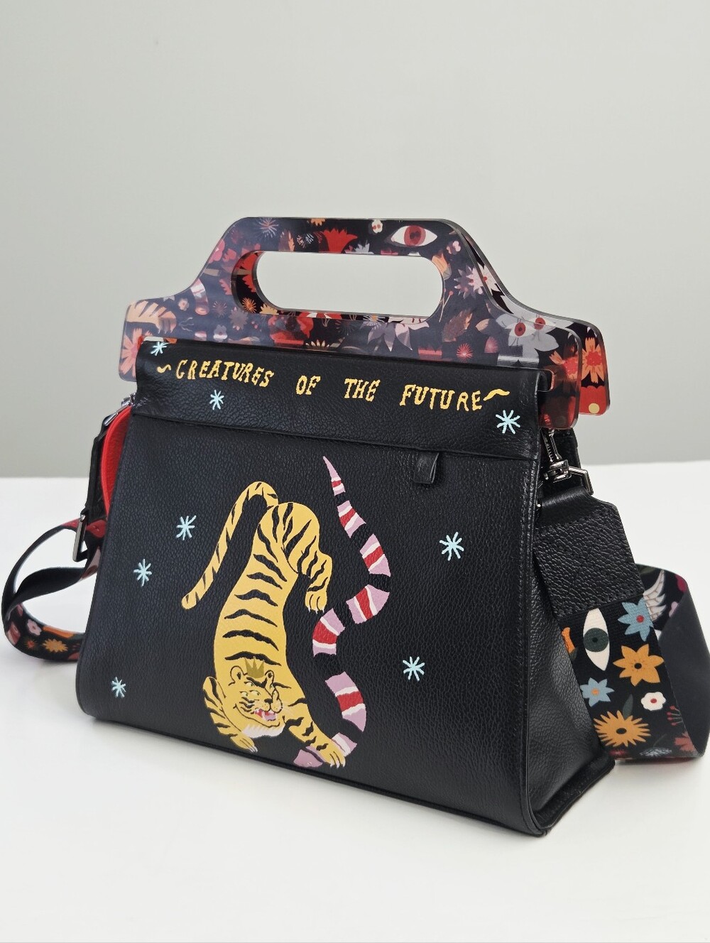MIN & MON VALI LEATHER CROSSBODY BAG PLASTIC HANDLE - TIGER AND SNAKE PRINT - Picture 4 of 13